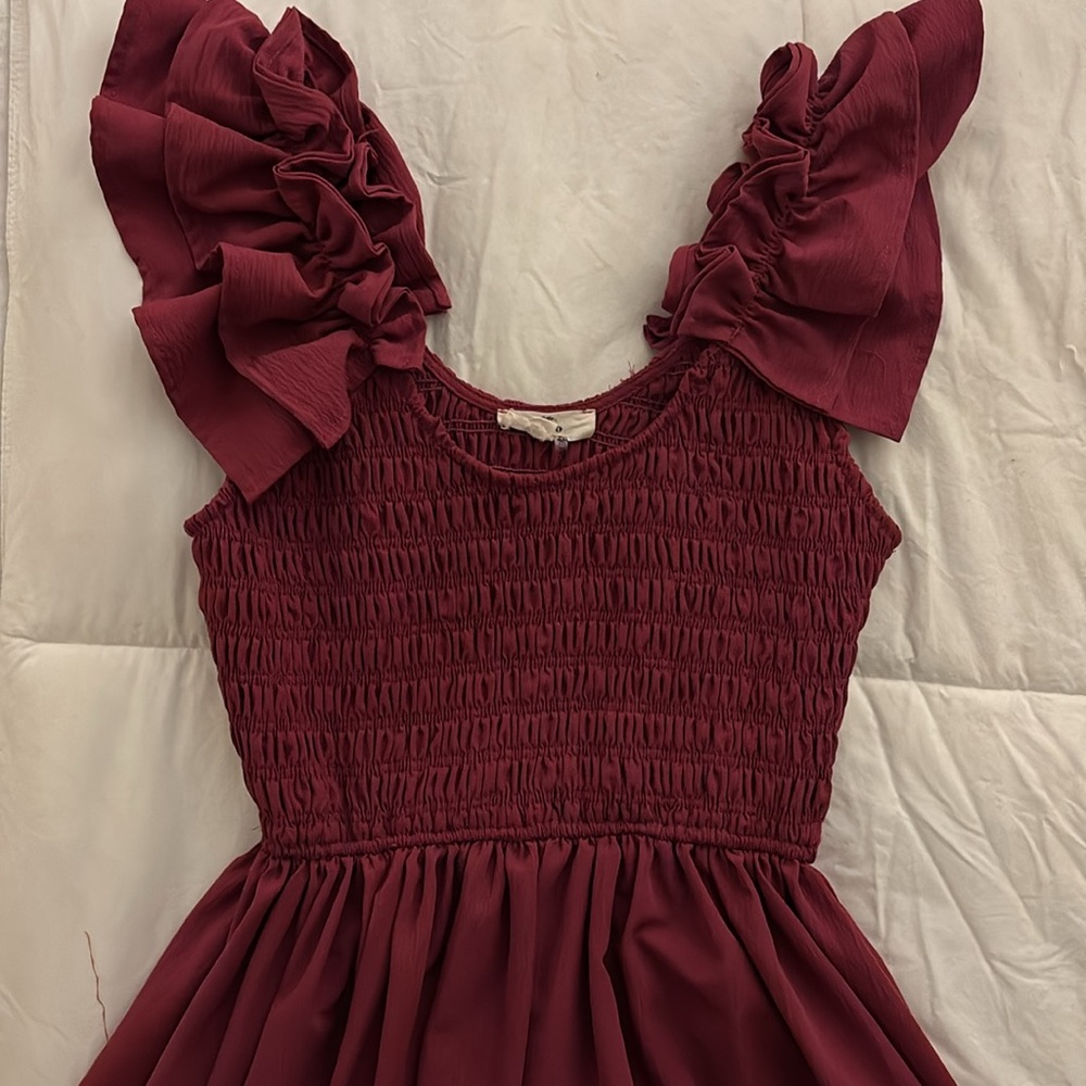 Women’s Ruffle Sleeved Midi Dress - Picture 2 of 4
